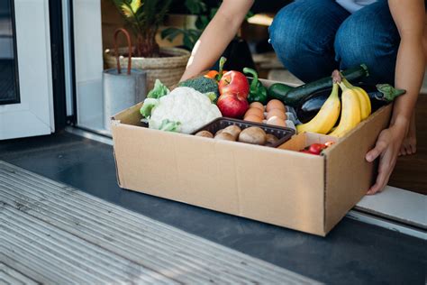 Grocery home delivery .